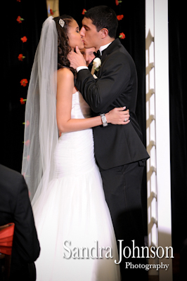 Best Maggiano's Orlando wedding photographer - Sandra Johnson (SJFoto.com)